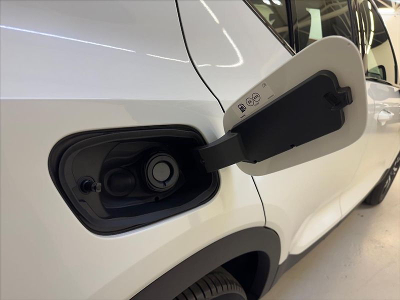 Volvo XC40 (2026) 2,0 B3 Plus Dark  8247 - fotka 13 z 15