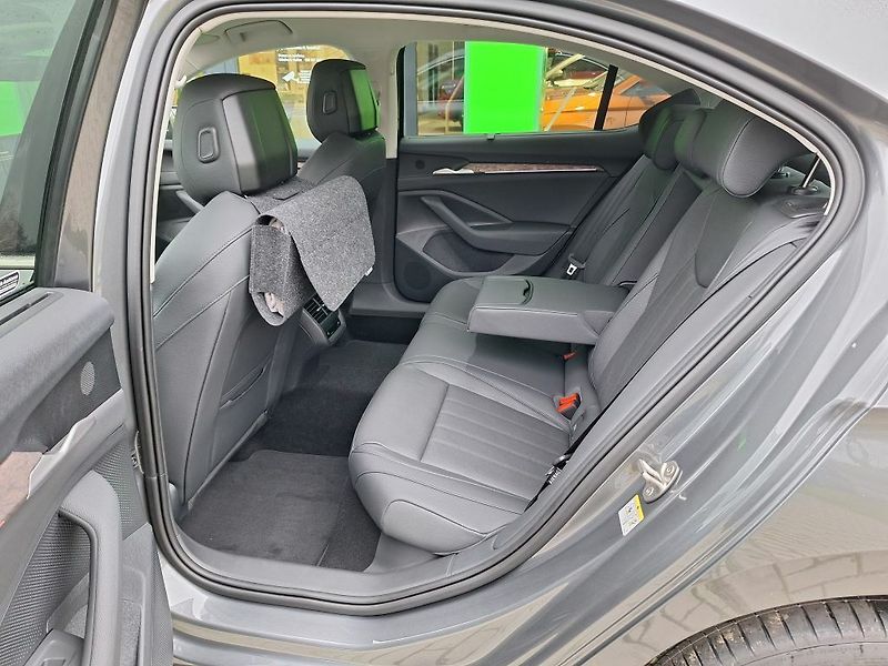 Škoda Superb L&K 2,0TDI 110kW - fotka 7 z 11