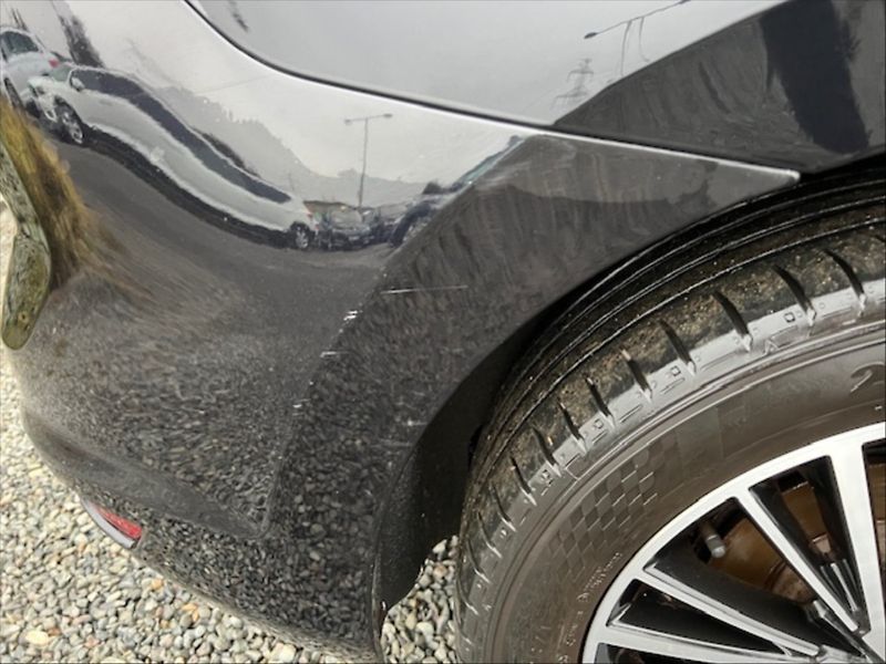 Volkswagen Touran 2,0 TDI Highline DSG Cebia - fotka 12 z 18