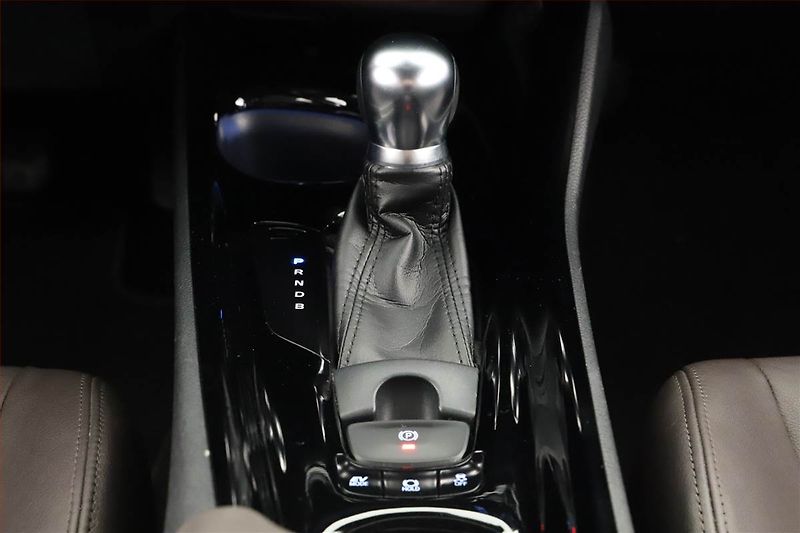 Toyota C-HR (2018) 1.8 Hybrid - fotka 10 z 18