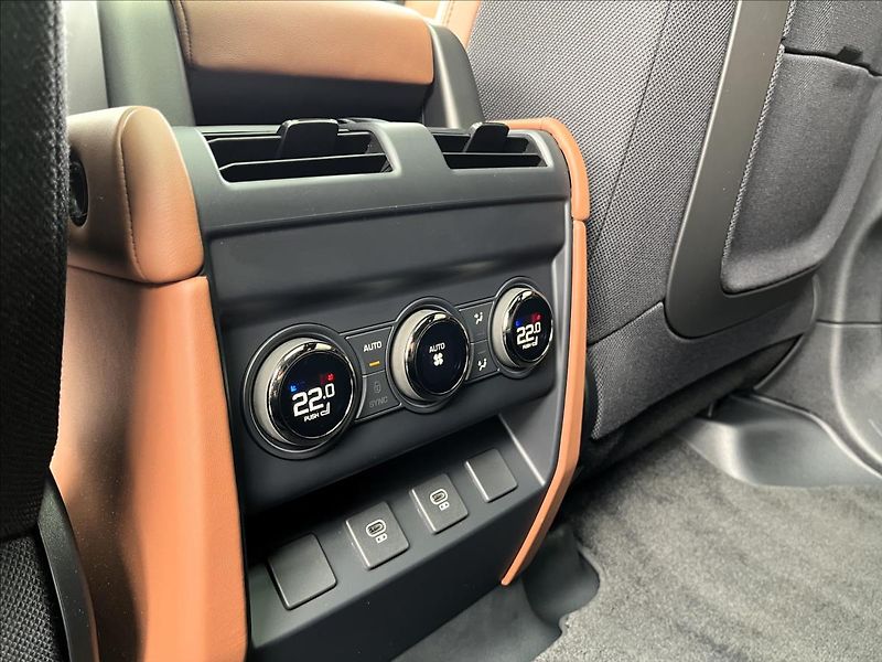 Land Rover Defender (2026) 110 V8 P540 OCTA SATIN* - fotka 41 z 48