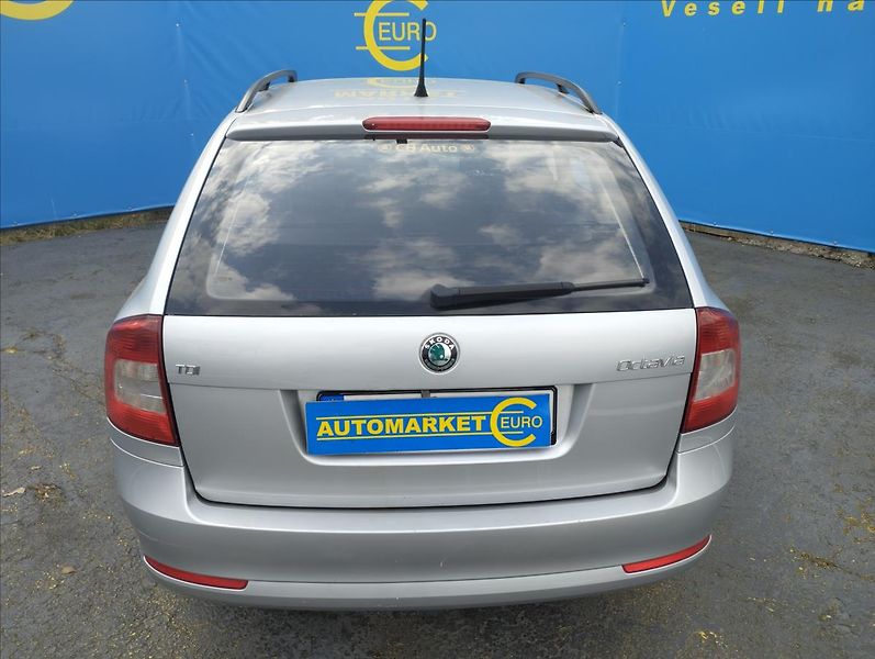 Škoda Octavia 1,6 TDi 77KW - fotka 5 z 15
