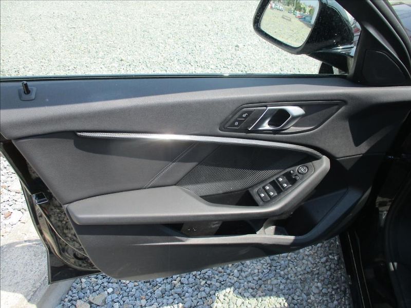 BMW Řada 1 1,5 118i,automat,servis,DPH,CZ - fotka 12 z 29