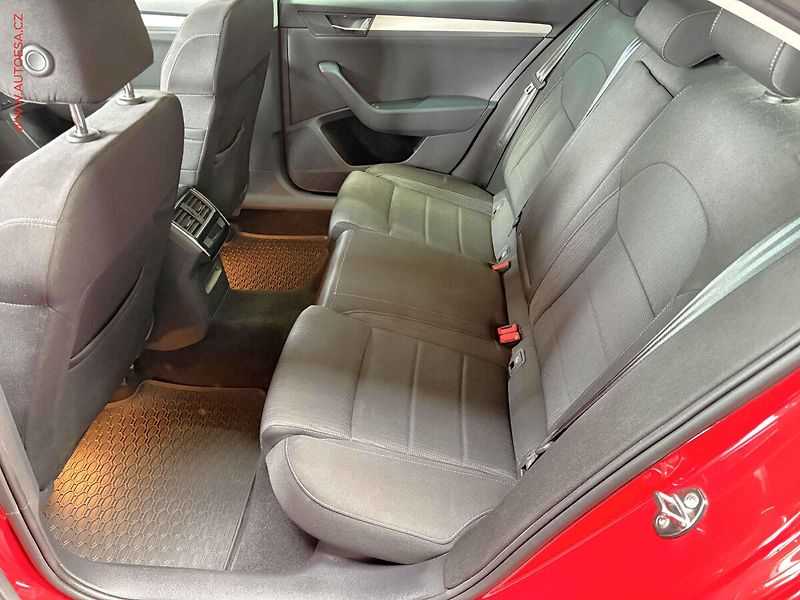 Škoda Superb (2018) 2.0 TDi, ČR, Ambition, xenon - fotka 10 z 19