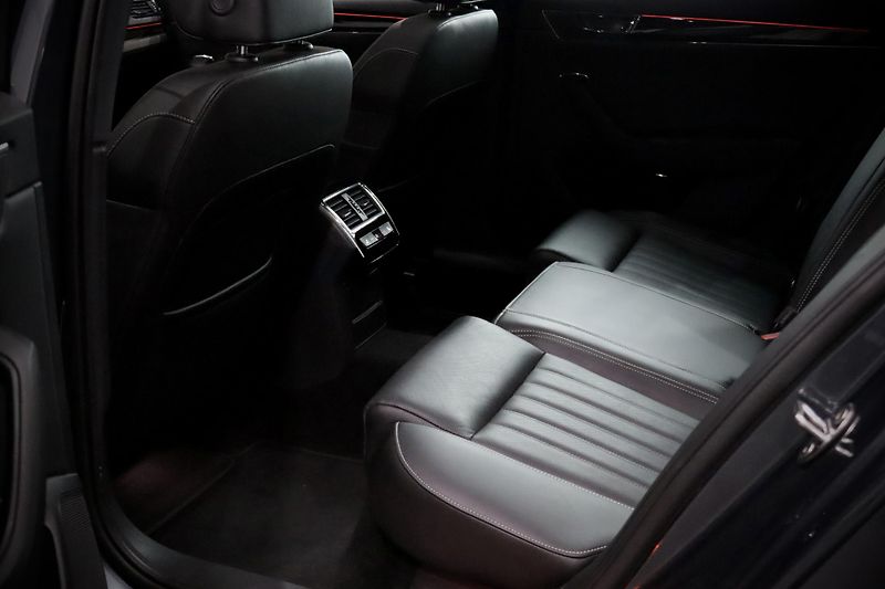 Škoda Superb 3 FL 2.0 TSI 140 kW DSG L&K  - fotka 22 z 52