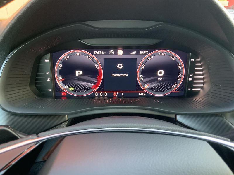 Škoda Kamiq MONTECARLO 1,5Tsi 7ST DSG/Auto - fotka 27 z 33