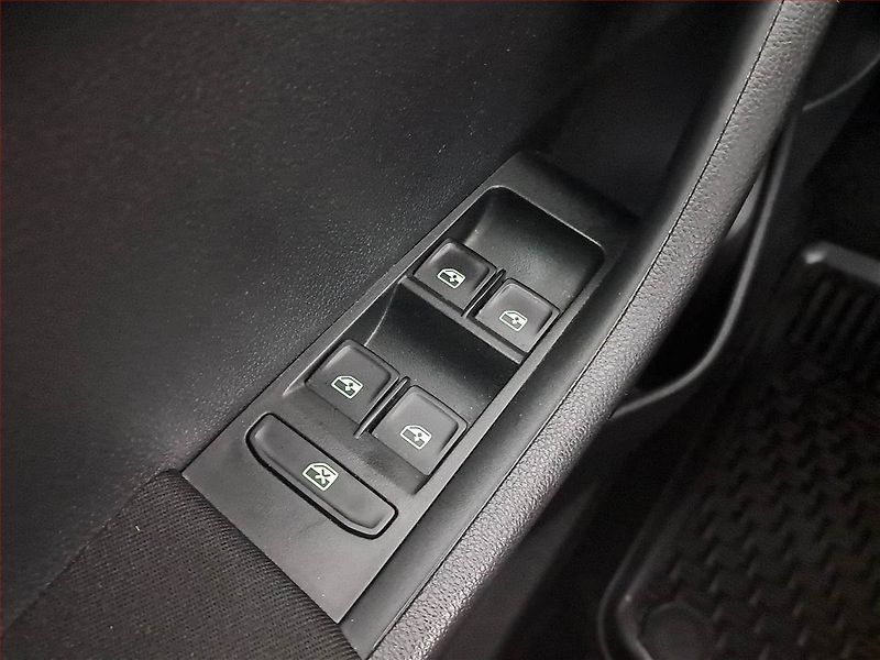 Škoda Fabia (2017) 1.2 TSI, Bi-Xenony, Tempomat - fotka 18 z 18