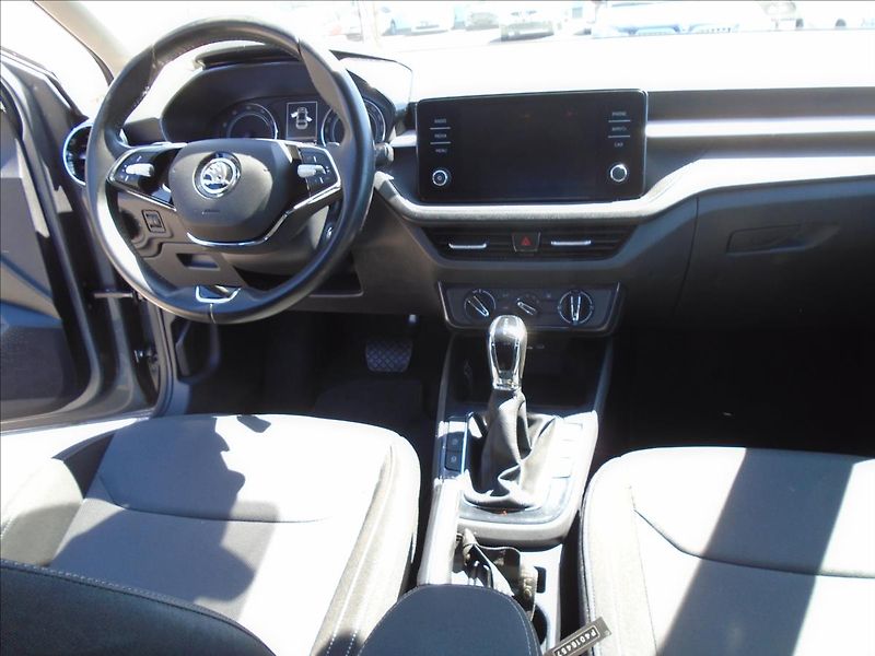 Škoda Fabia 1,0   AUTOMAT - fotka 18 z 29
