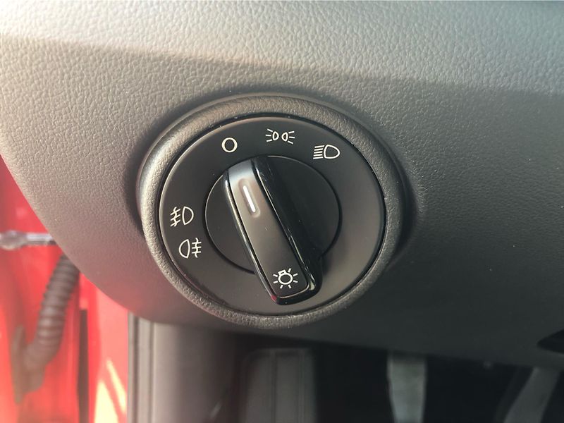 Volkswagen up! 1,0 44kW BMT Move - fotka 16 z 26