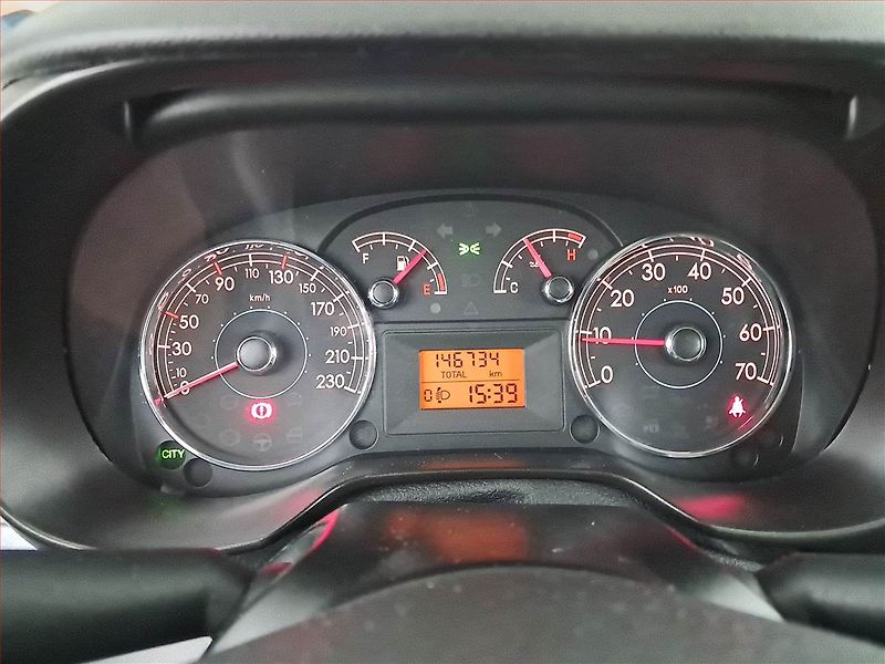 Fiat Punto (2009) 1.2, nová STK, rezervace - fotka 11 z 14