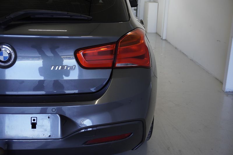 BMW Řada 1 2,0 M-SPORT AUT. - fotka 9 z 28