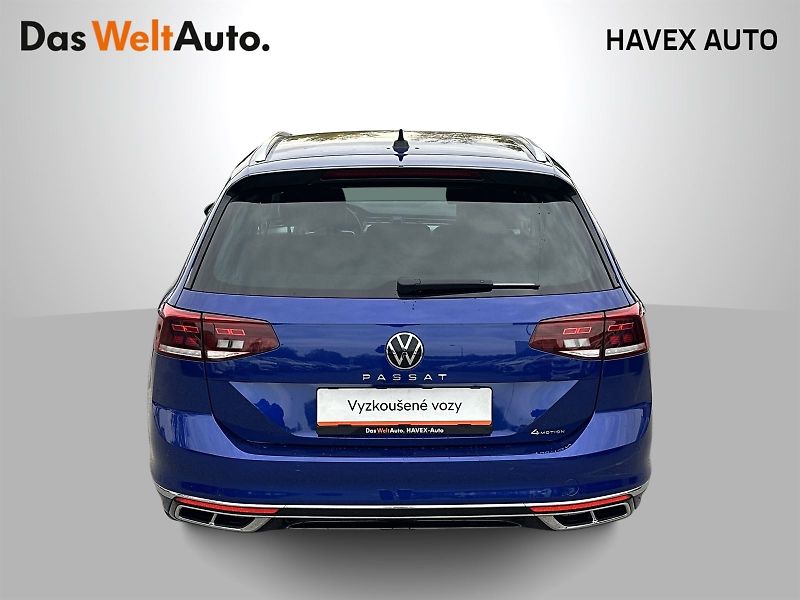 Volkswagen Passat Variant (2023) 2.0 TDI 4Motion DSG R-Line - fotka 32 z 35