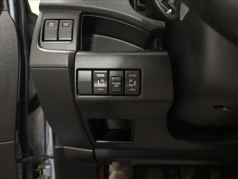 Mazda 5 2,0   iTX PLUS SPORT 1.MAJITEL - fotka 11 z 32