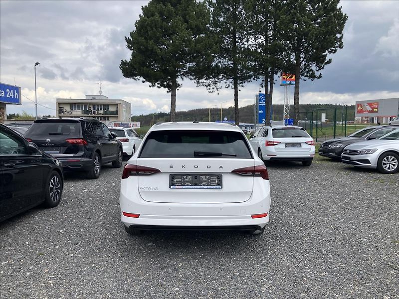 Škoda Octavia 2,0 TAŽNÉ,MATRIX-BEAM,COLUMBUS - fotka 5 z 40