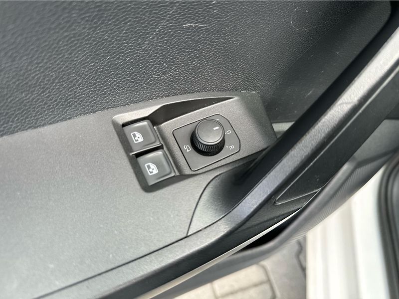Seat Ibiza Style 1.0 TSI 81kW 6M - fotka 17 z 19
