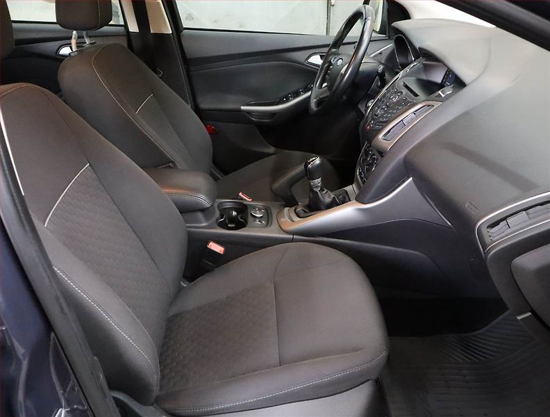 Ford Focus (2014) 1.0 EcoBoost, Serv.kniha - fotka 9 z 20