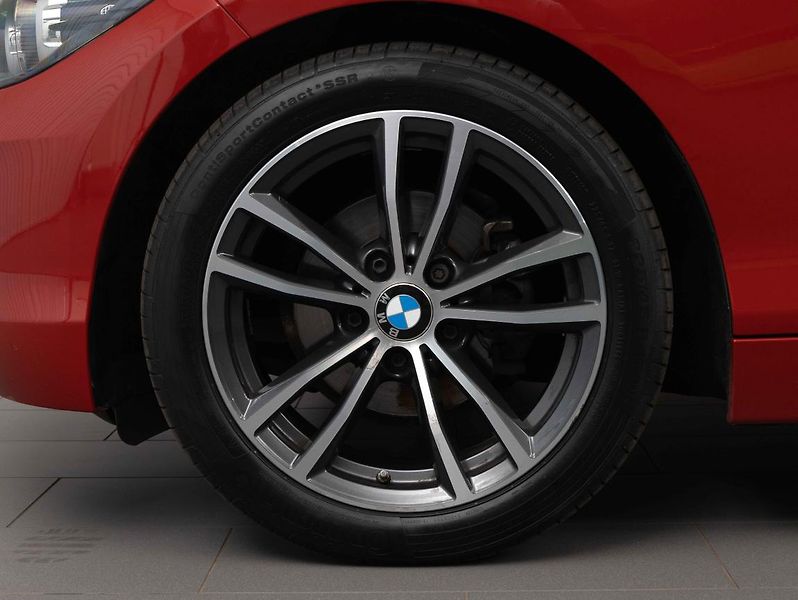 BMW Řada 1 118i - fotka 6 z 22