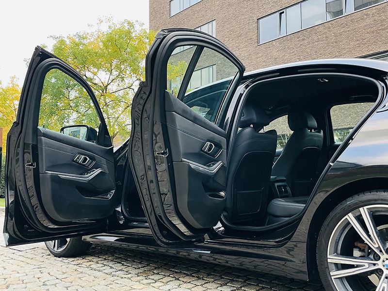 BMW Řada 3 320d XDRIVE M-PAKET VÝHŘEV - fotka 25 z 59