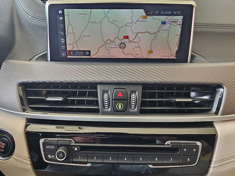 BMW X2 xDrive20i - fotka 21 z 24