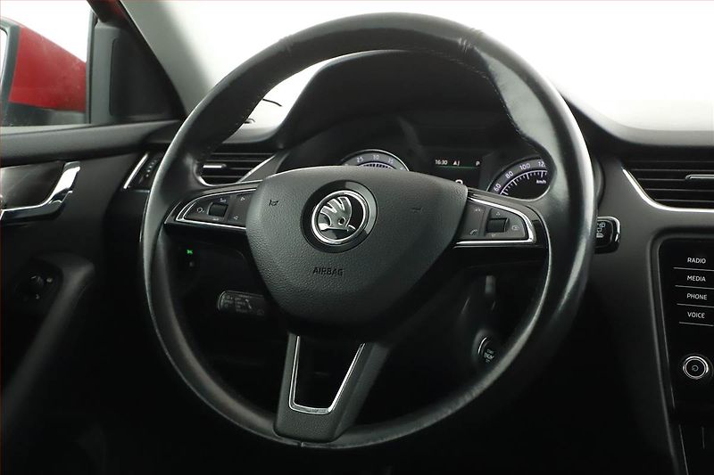 Škoda Octavia (2017) 2.0 TDI, Automat, Navi - fotka 8 z 20