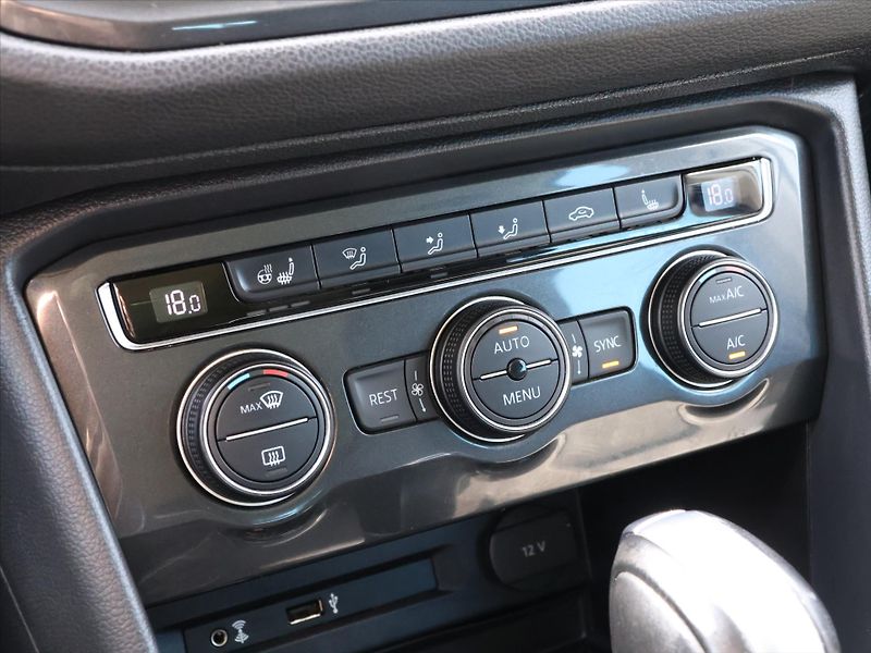 Volkswagen Tiguan 2,0 TDI 110kW DSG 4M Highline - fotka 27 z 37