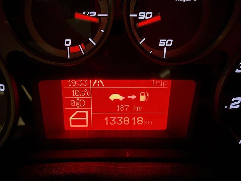 Alfa Romeo MiTo (2008) 1.4 T-JET 16V 155k MT Distinct - fotka 11 z 16