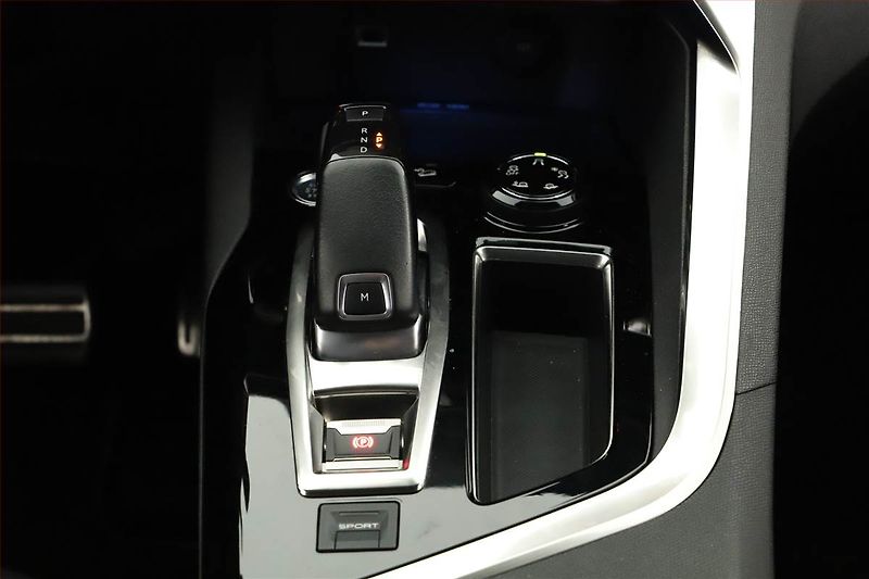Peugeot 5008 (2019) PureTech 180 - fotka 8 z 21