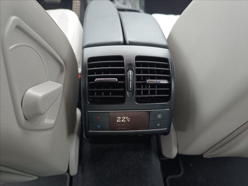 Mercedes-Benz Třídy C 2,2 250 CDI 4MATIC - fotka 17 z 20