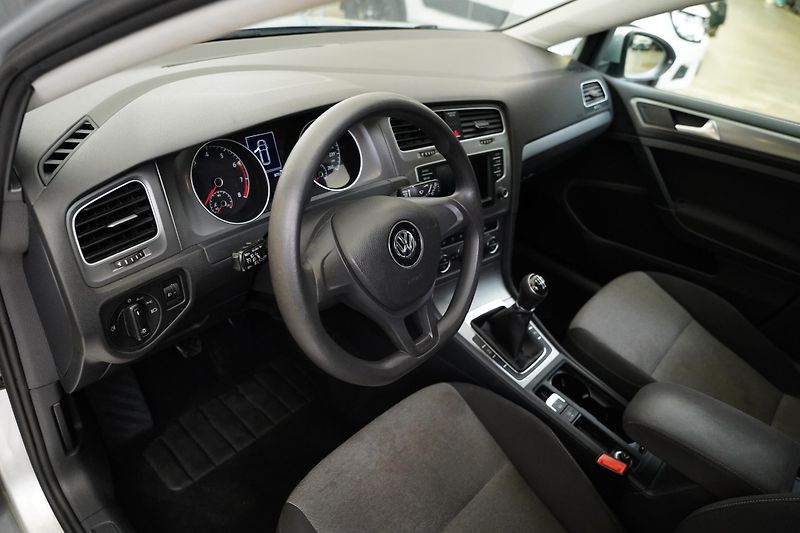 Volkswagen Golf - fotka 14 z 26