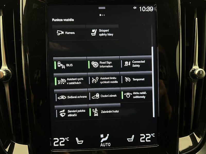 Volvo V60 T6 MOMENTUM RECHARGE AUT - fotka 29 z 44