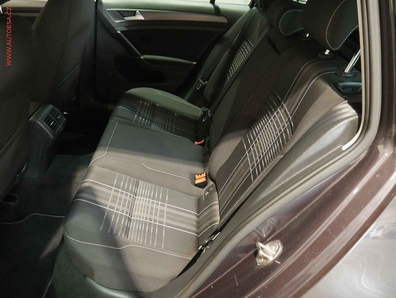 Volkswagen Golf (2016) 1.6 TDi, Lounge, DSG - fotka 10 z 19