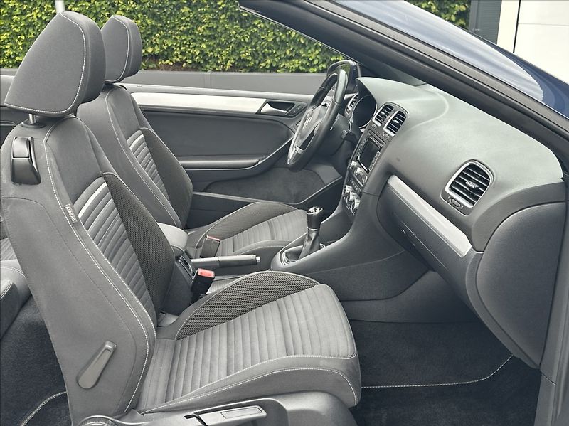 Volkswagen Golf 1,2 TSI 105PS  Cup Cabrio - fotka 19 z 48