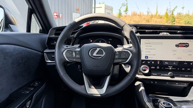 Lexus RZ 450e 450e LUXURY TOP PANORAMIC DIRE - fotka 18 z 27