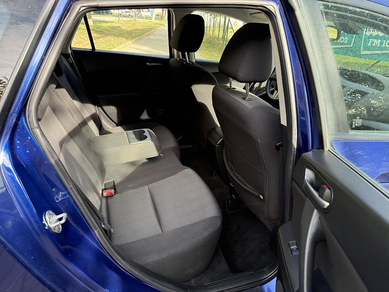 Mazda 3 1.6 High-Line - fotka 24 z 34