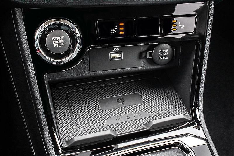 SsangYong Korando 1,5 GDI AT 2WD STYLE+TECH+ACC - fotka 15 z 15