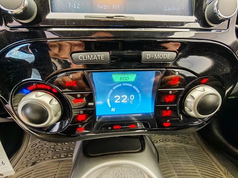 Nissan Juke 1.6 Acenta Automat - fotka 28 z 33
