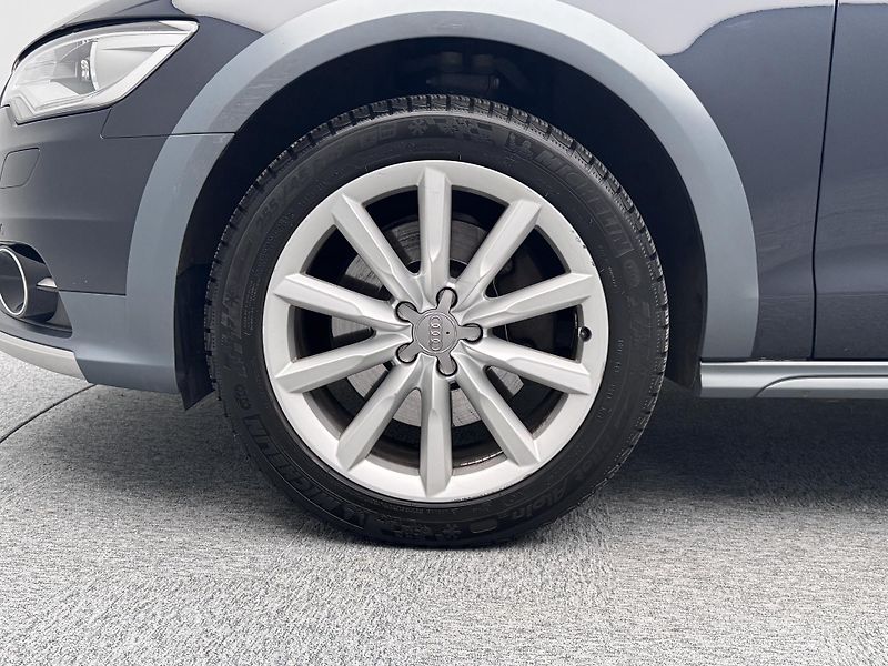 Audi A6 ALLROAD QUATTRO 3.0 TDI AUT - fotka 14 z 35