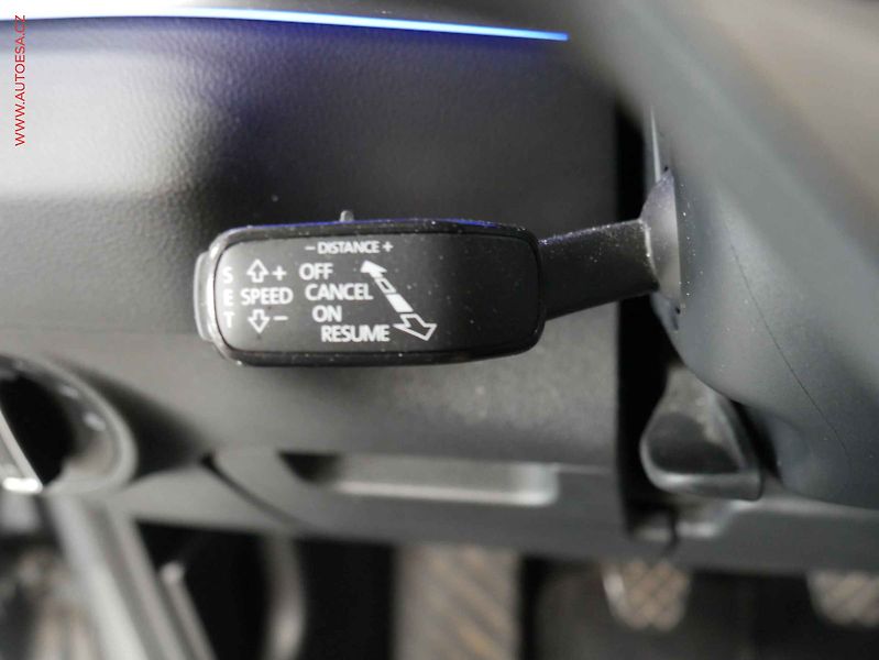 Škoda Karoq (2019) 1.6 TDi, Style, LED, navi - fotka 16 z 23