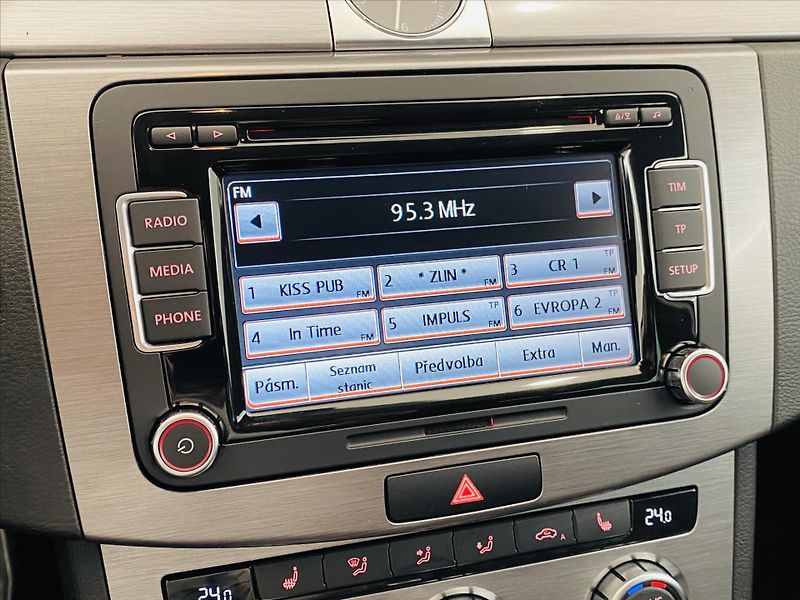 Volkswagen Passat 2,0 TDI DSG 125 kW 4Motion - fotka 16 z 26