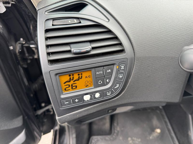 Citroën C4 Picasso (2011) 1,6 HDI 82 KW - fotka 27 z 31