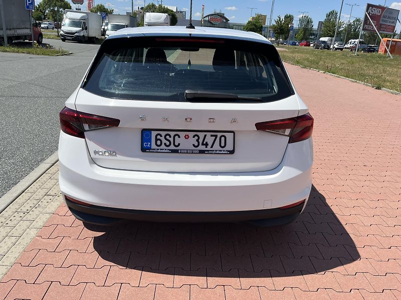Škoda Fabia 1.0 MPi Ambition Plus 59 kW - fotka 6 z 34