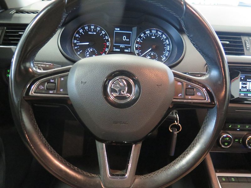 Škoda Octavia (2015) 2.0TDI,4x4,klima,výhřev,rozvod - fotka 7 z 25