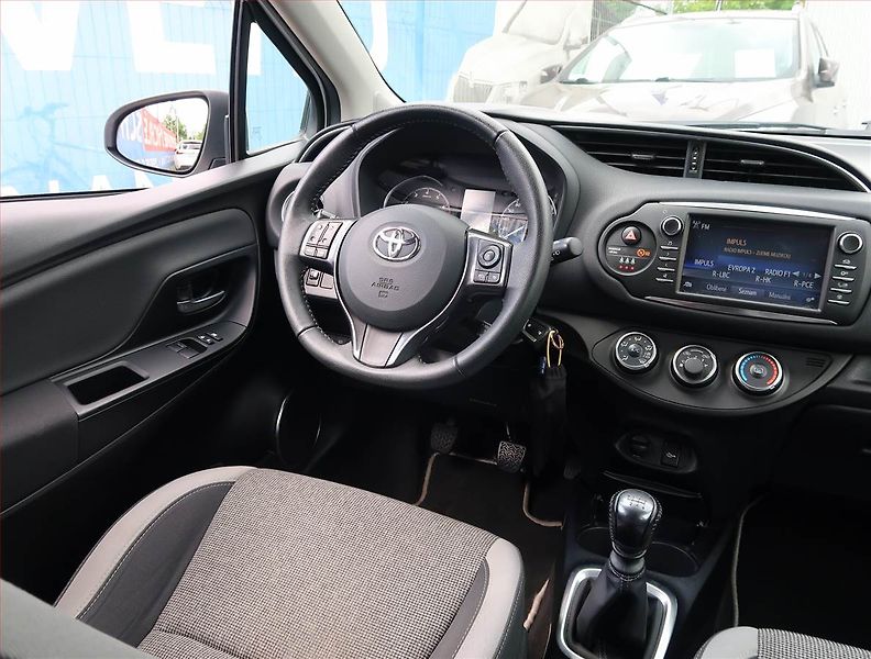 Toyota Yaris (2019) Y20 1.5 Dual VVT-i, Serv.kniha - fotka 7 z 19