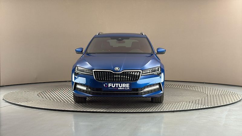 Škoda Superb 2.0 TDI DSG L&K Combi - fotka 3 z 36