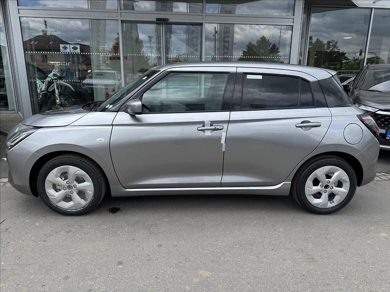 Suzuki Swift (2026) 1,2 Premium Hybrid - fotka 2 z 5