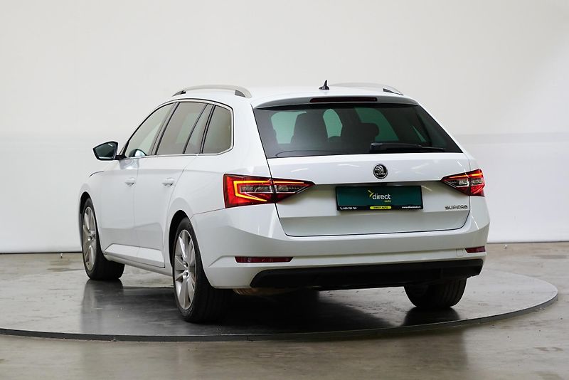 Škoda Superb - fotka 7 z 26