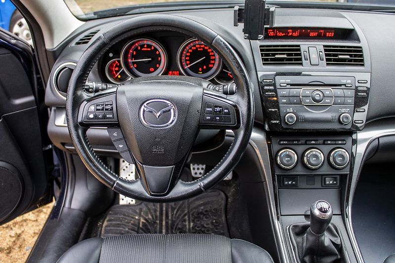 Mazda 6 GH 2010 114kW - fotka 11 z 29