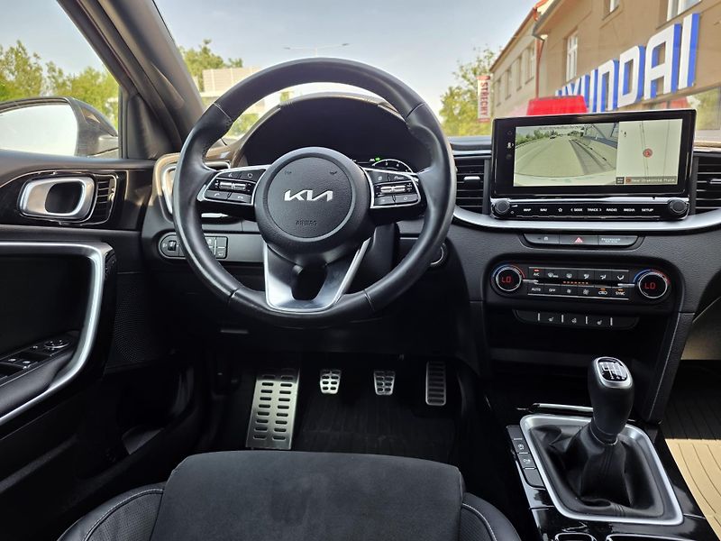 Kia XCeed 1.5-NAVI-KAMERA-V ZÁRUCE - fotka 3 z 24