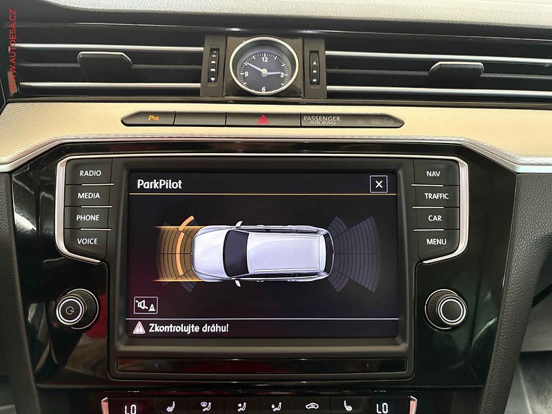 Volkswagen Passat (2015) 2.0TDi, DSG - fotka 14 z 17