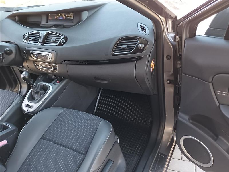 Renault Scénic 1,6 dCi,96kw,ČR,TAŽNÉ,KOLA - fotka 22 z 44